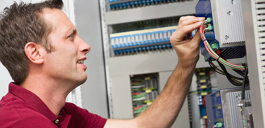 Offshore and Petroleum Facility Electrician in Greenacres