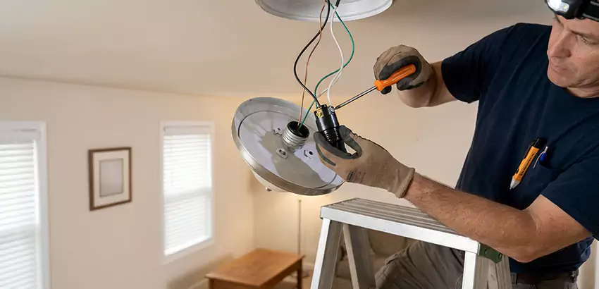 Outdoor and Landscape Light Socket Replacement in Greenacres