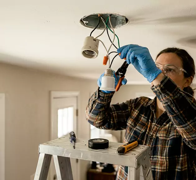 Professional Light Socket Replacement: Your Local Fixture Repair Team in Greenacres, WA